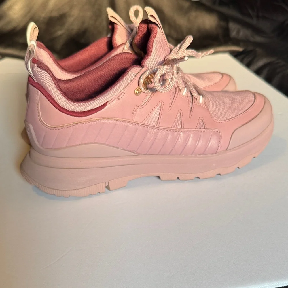 Fitflop Blush Pink Women's Sneakers Sz 9